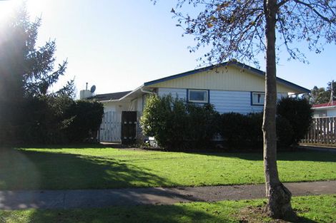 Photo of property in 21 Abraham Crescent, Milson, Palmerston North, 4414