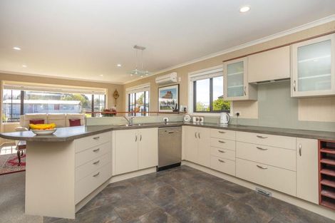 Photo of property in 21 Ruahine Street, Dannevirke, 4930