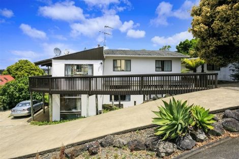 Photo of property in 449 Glenfield Road, Glenfield, Auckland, 0629