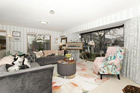 Photo of property in 21 Mona Square, Ashburton, 7700