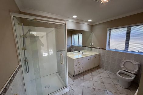 Photo of property in 15 Keswick Close, Northpark, Auckland, 2013