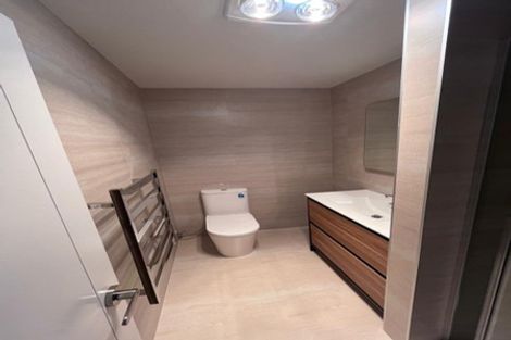 Photo of property in 31 Booralee Avenue, Botany Downs, Auckland, 2010