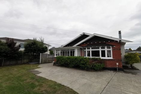 Photo of property in 40 Waimairi Road, Upper Riccarton, Christchurch, 8041