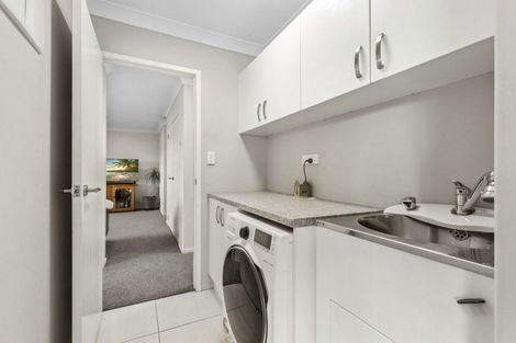 Photo of property in 33 Merriman Place, Pyes Pa, Tauranga, 3112