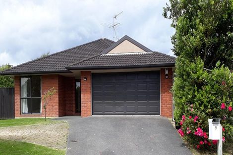 Photo of property in 9 Northcross Drive, Oteha, Auckland, 0632