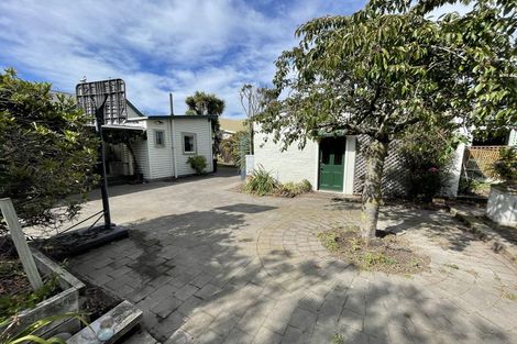 Photo of property in 135 Somerfield Street, Somerfield, Christchurch, 8024