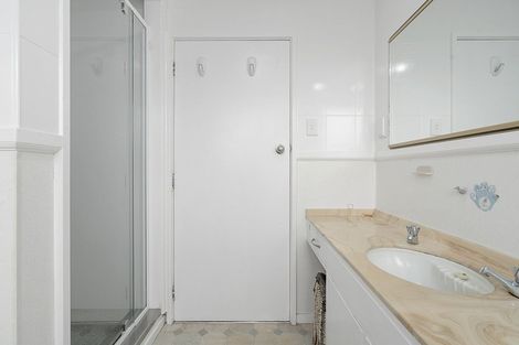 Photo of property in 12 Denmark Terrace, Midhirst, Stratford, 4394