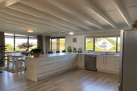 Photo of property in 8 Roore Street, Foxton Beach, Foxton, 4815