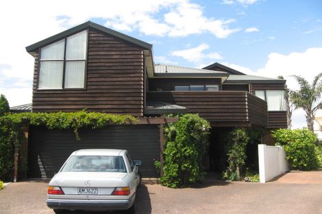 Photo of property in 827 Whangaparaoa Road, Manly, Whangaparaoa, 0930
