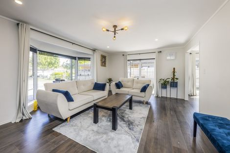 Photo of property in 14 Peridot Place, Conifer Grove, Takanini, 2112