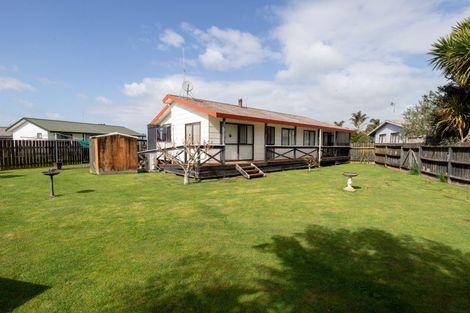 Photo of property in 5 Parfitt Place, Ngatea, 3503