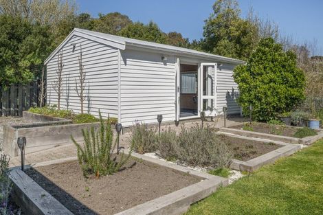 Photo of property in 12 Margaret Avenue, Havelock North, 4130