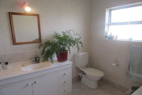 Photo of property in 31 Ray Small Drive, Papakura, 2110