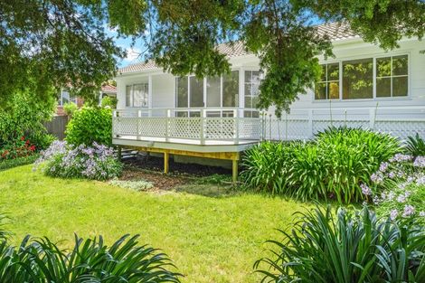 Photo of property in 2/2 Napoleon Avenue, Milford, Auckland, 0620