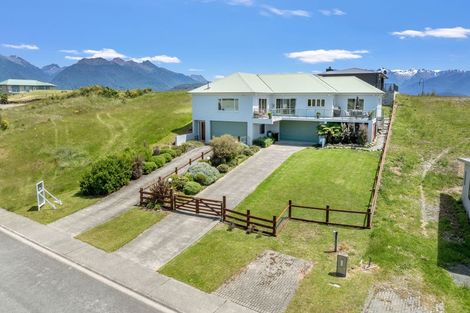 Photo of property in 25 Muriwai Drive, Manapouri, 9679