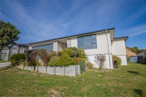 Photo of property in 13 Wangapeka Way, Aotea, Porirua, 5024