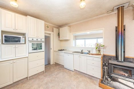 Photo of property in 14 Rawhiti Place, Saint Johns Hill, Whanganui, 4501