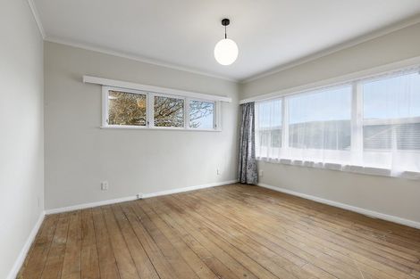 Photo of property in 4 Mana View Road, Paremata, Porirua, 5026