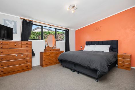 Photo of property in 106 Queen Street, Waiuku, 2123