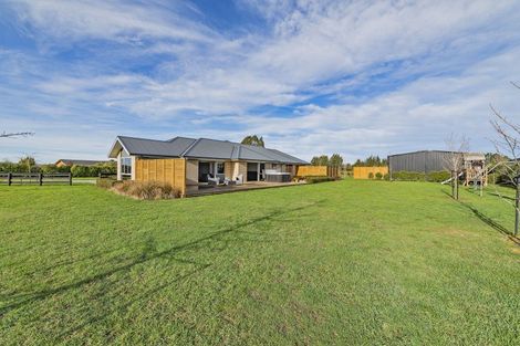 Photo of property in 25 Landsborough Drive, Darfield, 7571