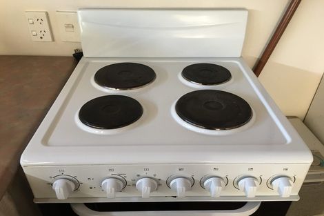 Photo of property in 15 Van Dyke Place, West Harbour, Auckland, 0618