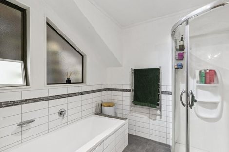 Photo of property in 12 Cullen Place, Tawa, Wellington, 5028