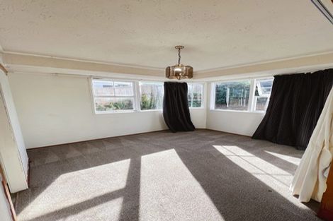 Photo of property in 1/520 Beach Road, Murrays Bay, Auckland, 0630