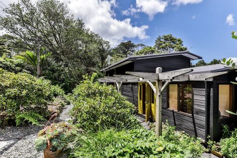 Photo of property in 37 York Road, Titirangi, Auckland, 0604