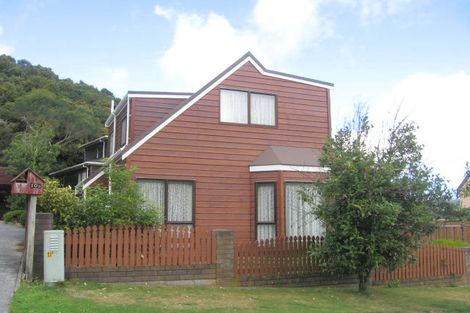 Photo of property in 8 Parsons Glen, Karori, Wellington, 6012