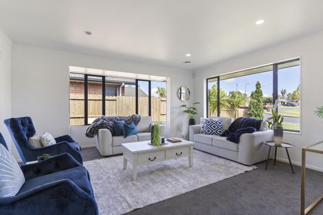 Photo of property in 8 Corrofin Drive, East Tamaki, Auckland, 2013