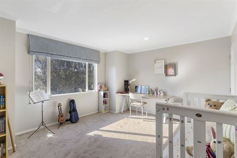 Photo of property in 3 Rosella Place, Murrays Bay, Auckland, 0630