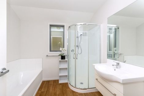 Photo of property in 15a Frederick Place, Whalers Gate, New Plymouth, 4310