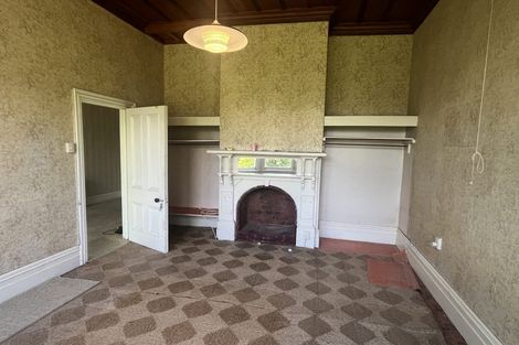 Photo of property in 21 Pahiatua Street, Hokowhitu, Palmerston North, 4410