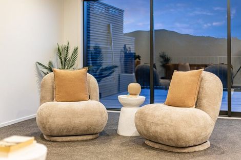 Photo of property in 32 Oakum Road, Whitby, Porirua, 5024