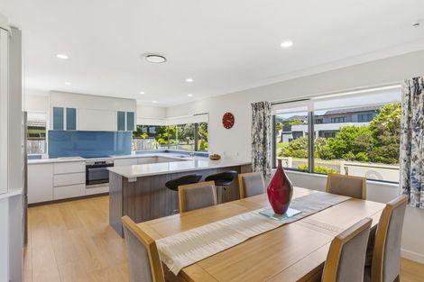 Photo of property in 100 Milne Drive, Paraparaumu, 5032