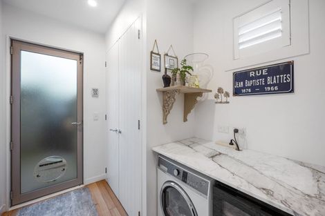 Photo of property in 1/13 Milford Road, Milford, Auckland, 0620