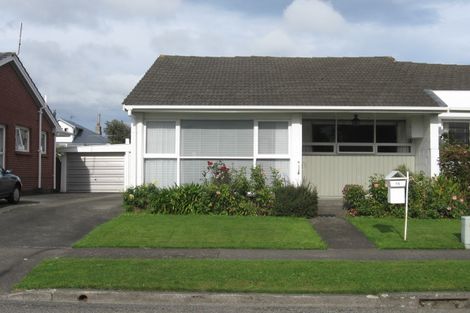 Photo of property in 15 Amberley Grove, Hutt Central, Lower Hutt, 5010