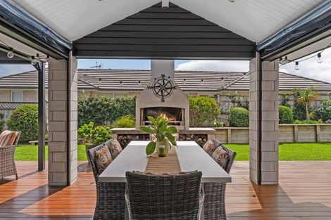 Photo of property in 2 Olive Close, Omokoroa, 3114