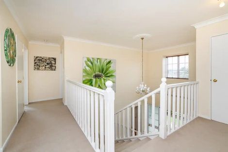 Photo of property in 2 Rosebank Avenue, Kelvin Grove, Palmerston North, 4414