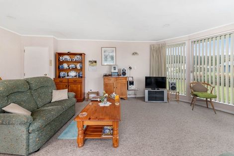 Photo of property in 2 Ashmore Place, Fairy Springs, Rotorua, 3015