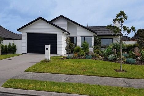 Photo of property in 8 Stace Hopper Drive, One Tree Point, 0118