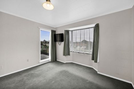 Photo of property in 81 Omata Road, Marfell, New Plymouth, 4310