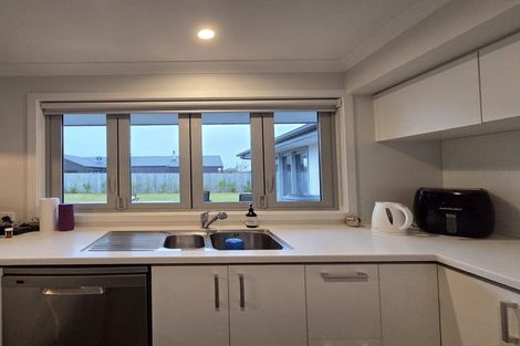 Photo of property in 5 Turnbull Crescent, Wanaka, 9305