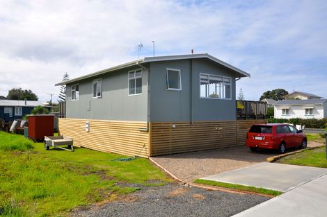 Photo of property in 31 Wallnutt Avenue, Waihi Beach, 3611