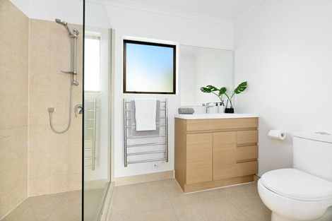 Photo of property in 2/33 Lavelle Road, Henderson, Auckland, 0612