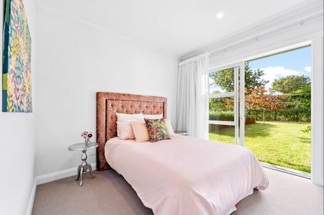 Photo of property in 12 Sandpiper Avenue, Point Wells, 0986