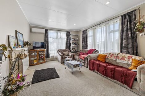 Photo of property in 67 Fairfield Road, Hawera, 4610