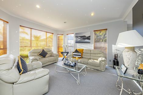 Photo of property in 13 Stamford Crescent, Flat Bush, Auckland, 2019