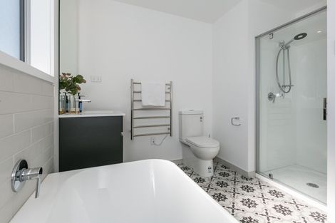 Photo of property in 7 Enfield Road, Hospital Hill, Napier, 4110