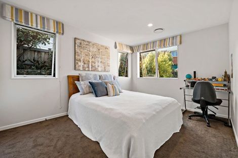 Photo of property in 52 Corricvale Way, Northcross, Auckland, 0630